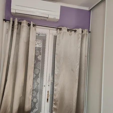 Des Travailleurs Homestay Aulnay-sous-Bois